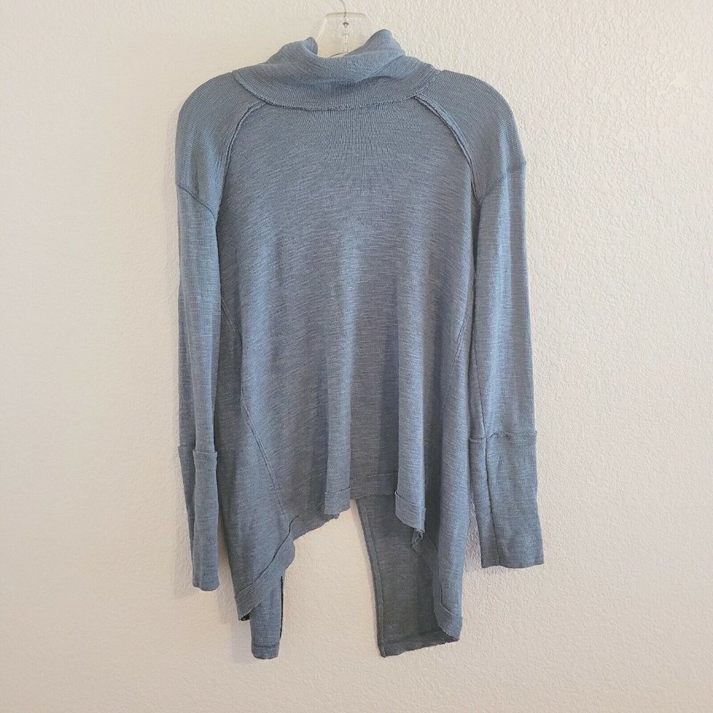 We The Free Blue Split-Back Turtleneck Tunic Sweater Size Small A8 - Picture 3 of 11
